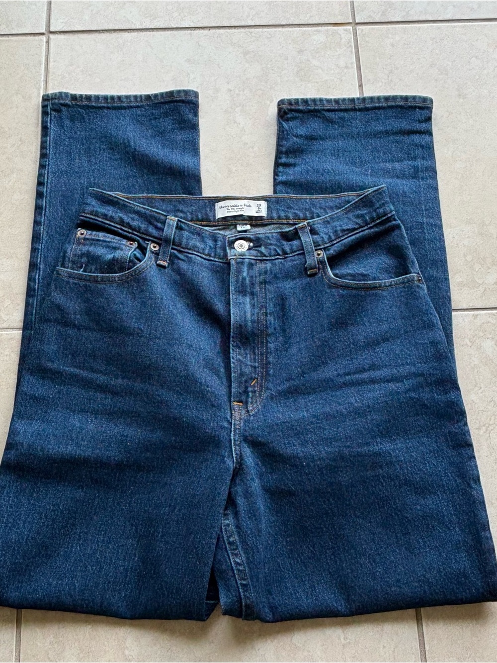 Abercrombie Women’s 90s Straight Ultra High Rise